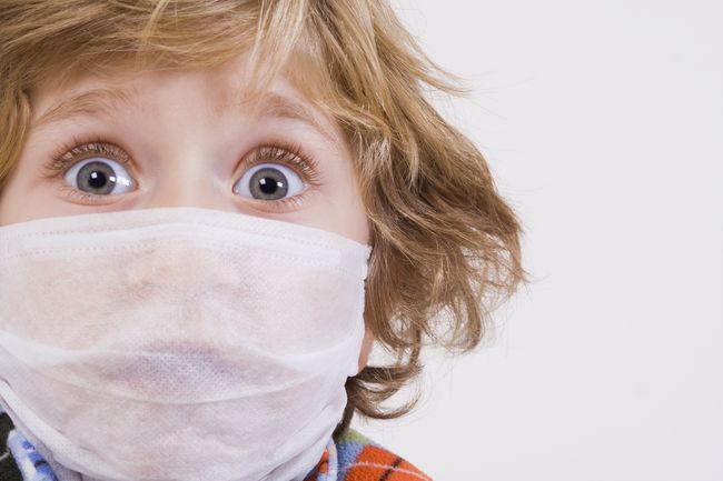 Организм ребенка, ранее не сталкивавшийся с вирусом гриппа, чаще всего не способен противостоять атаке бактерии