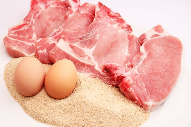 Куриные и перепелиные яйца, мясо и молочные продукты, могут стать причиной сальмонеллеза